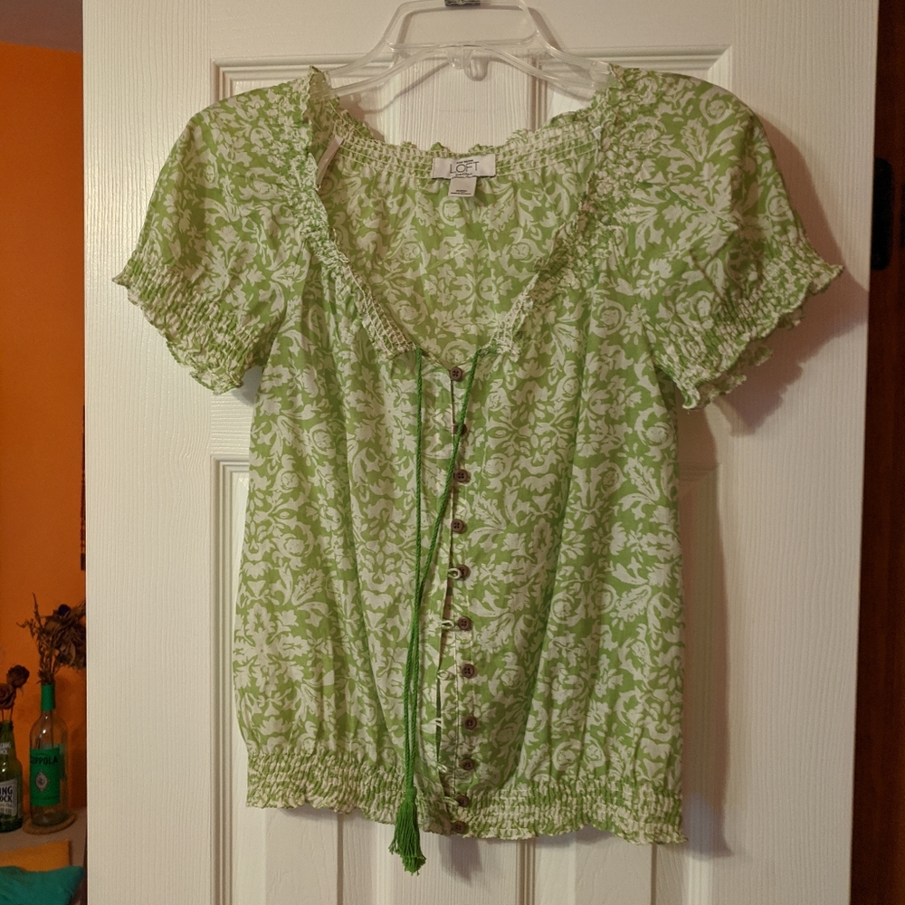 Gorgeous petite top from Anne Taylor Loft
